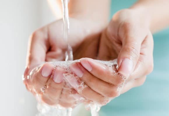 5 bước rửa mặt cho da mụn không phải ai cũng biết